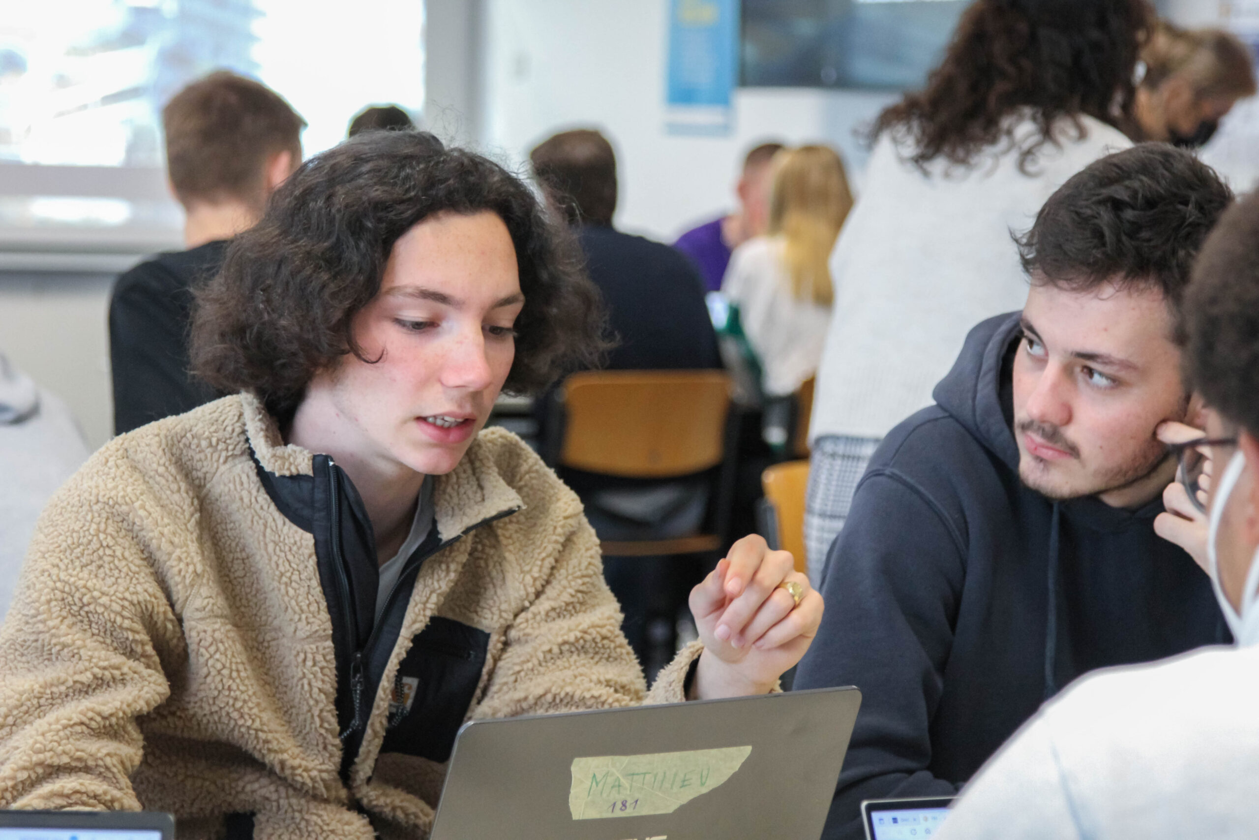 Étudiants de 3T School en séance de travail